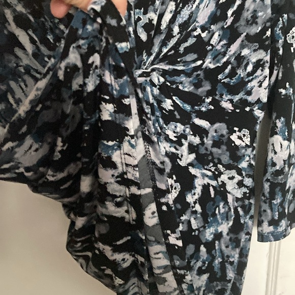 Daisy Fuentes Women’s Blouse Top size XL - Picture 5 of 10